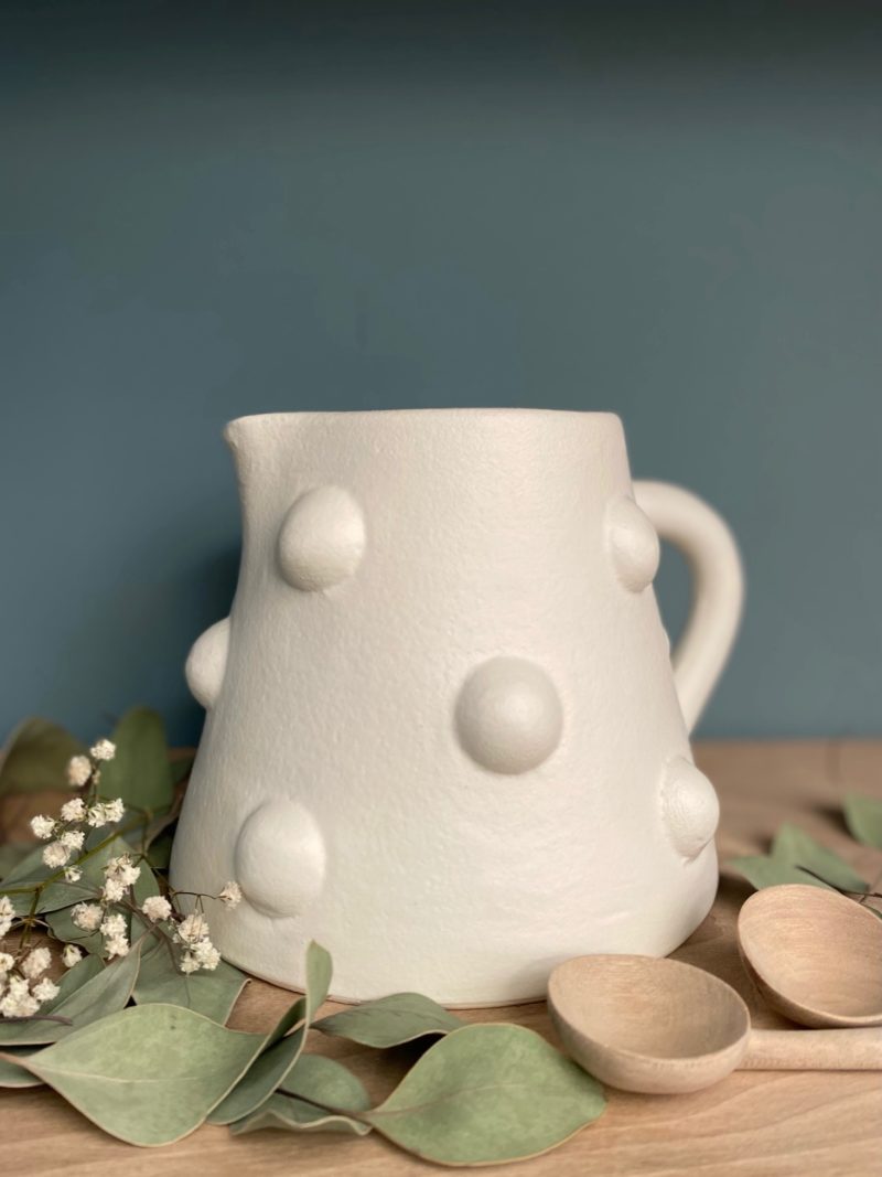 Broc bobine-blanc-vase-boule-Corinne bensimon-Beldi-blanc-maroc-marrakech-artisanat-céramique-blanche-beldi-café-expresso-thé-choufchouf-verre-gobelet-vase
