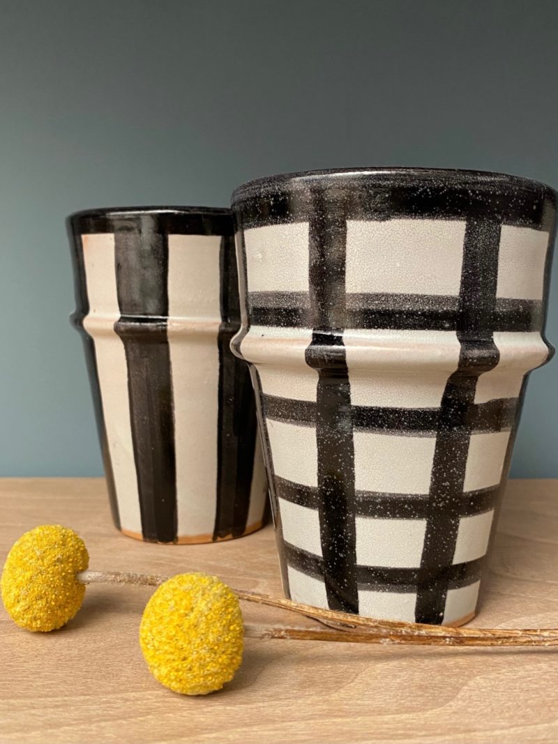 Mug-tasse-nespresso-thé-fès-noir-maroc-marrakech-artisanat-céramique-blanche-beldi-café-expresso-thé-choufchouf