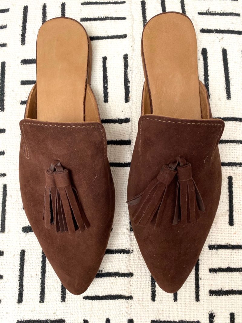 Babouche-pompon-tissus-daim-cuir-chaussures-maroc-artisanat-marrakech-fait à la main-artisanat-intérieur-extérieur-36-37-38-39-40