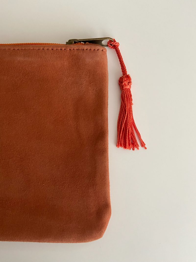 sac-cuir-pochette-marrakech-maroc-choufchouf-rangements-maquillage-fermeture-pompon-trousse-artisanat-couleur-cadeau