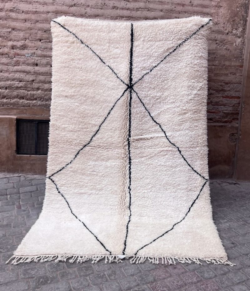 mrirt-azilal-zanafi-boucherouit-vintage-Tapis-tapis berbères-beni ouarian-maroc-marrakech-atlas-femme-noué-tissé-laine-rose-bleu-fluo-orange-jaune-couloir-kilim-noir-blanc-Lmahfour
