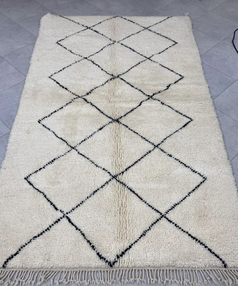 mrirt-azilal-zanafi-boucherouit-vintage-Tapis-tapis berbères-beni ouarian-maroc-marrakech-atlas-femme-noué-tissé-laine-rose-bleu-fluo-orange-jaune-couloir-kilim-noir-blanc-Lmahfour-boucherouit-marmoucha-boujaad-mrirt