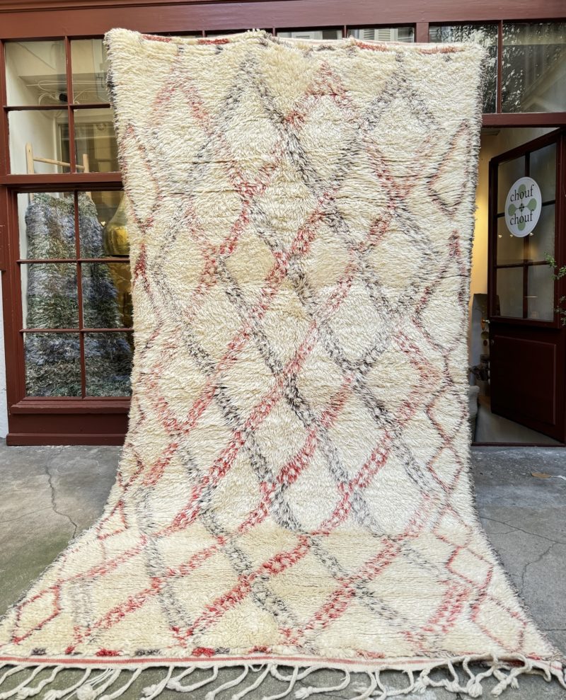 mrirt-azilal-zanafi-boucherouit-vintage-Tapis-tapis berbères-beni ouarian-maroc-marrakech-atlas-femme-noué-tissé-laine-rose-bleu-fluo-orange-jaune-couloir-kilim-noir-blanc-Lmahfour-boucherouit-marmoucha-boujaad-mrirt
