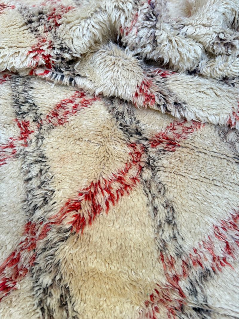 mrirt-azilal-zanafi-boucherouit-vintage-Tapis-tapis berbères-beni ouarian-maroc-marrakech-atlas-femme-noué-tissé-laine-rose-bleu-fluo-orange-jaune-couloir-kilim-noir-blanc-Lmahfour-boucherouit-marmoucha-boujaad-mrirt