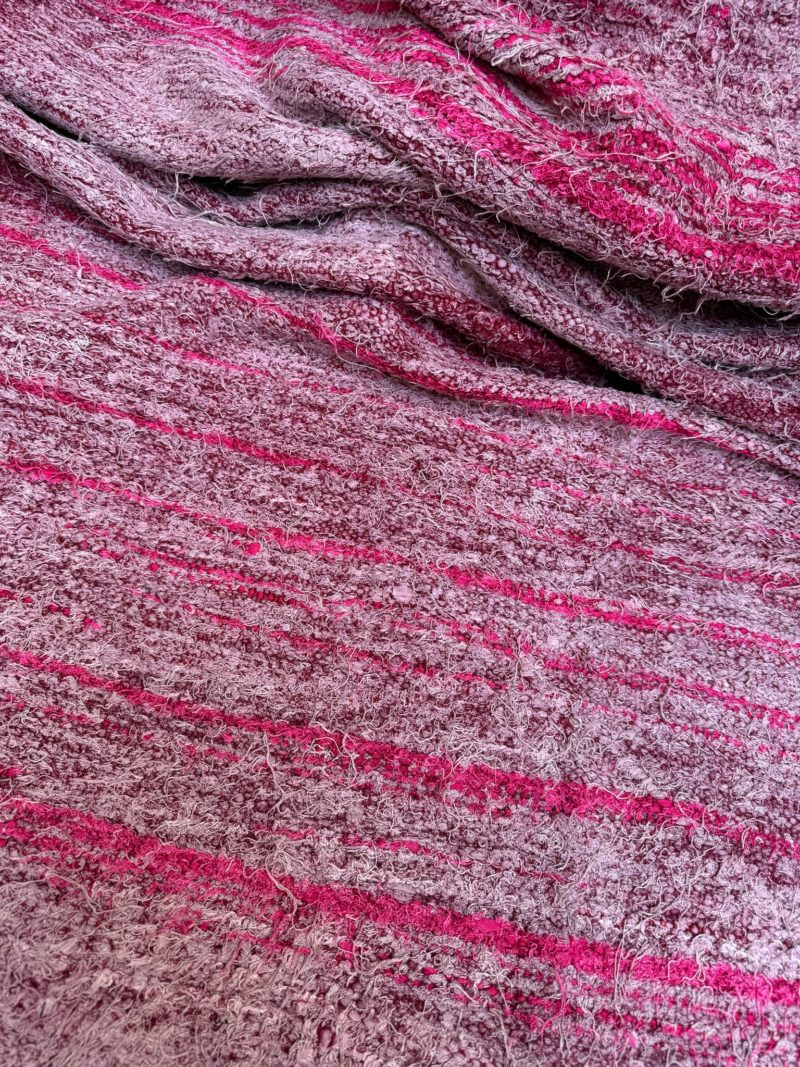 mrirt-azilal-zanafi-boucherouit-vintage-Tapis-tapis berbères-beni ouarian-maroc-marrakech-atlas-femme-noué-tissé-laine-rose-bleu-fluo-orange-jaune-couloir-kilim-noir-blanc-Lmahfour-boucherouite-marmoucha-boujaad-mrirt-choufchouf-rose-Lutry-atlas-décoration-artisanat-boutique-bijoux